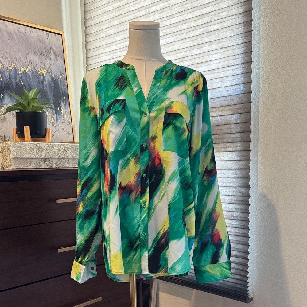 Woman's Calvin Klein Green Abstract V Neck Blouse. Size Large